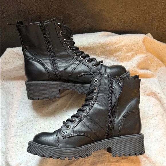 GUESS Black Moto Boots with Logo Detail - Picture 5 of 7